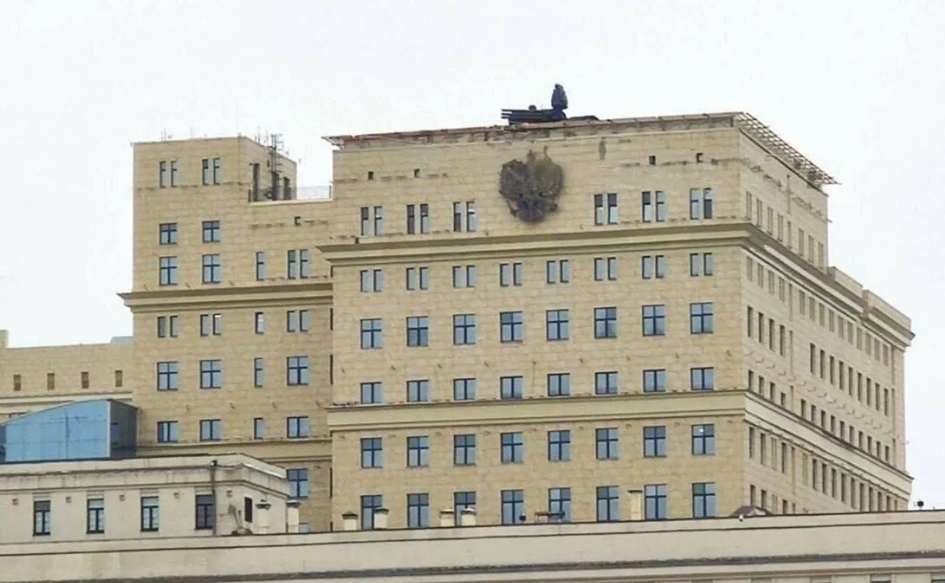 W Moskwie na dachach budynków rozmieszczane są systemy przeciwlotnicze Pancyr-S1