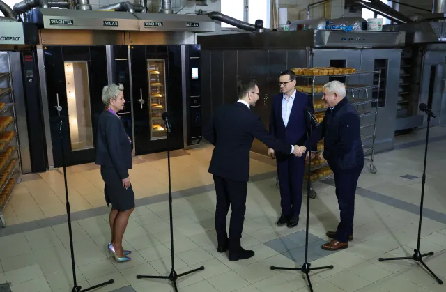 Morawiecki bije w Tuska i w opozycję: Pamiętacie, jak PO straszyła...