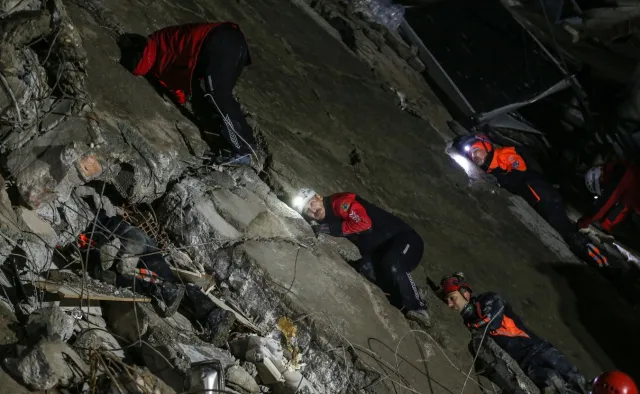 Kolejne trzęsienie ziemi nawiedziło Turcję. Dramatyczny bilans ofiar śmiertelnych