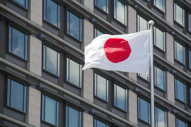 Japonia zamraża aktywa rosyjskich banków. Sankcje za inwazję na Ukrainę