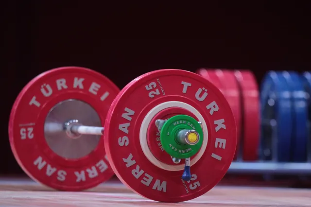 Cios dla Rosjan i Białorusinów. Zostali wykluczeni z ME w podnoszeniu ciężarów