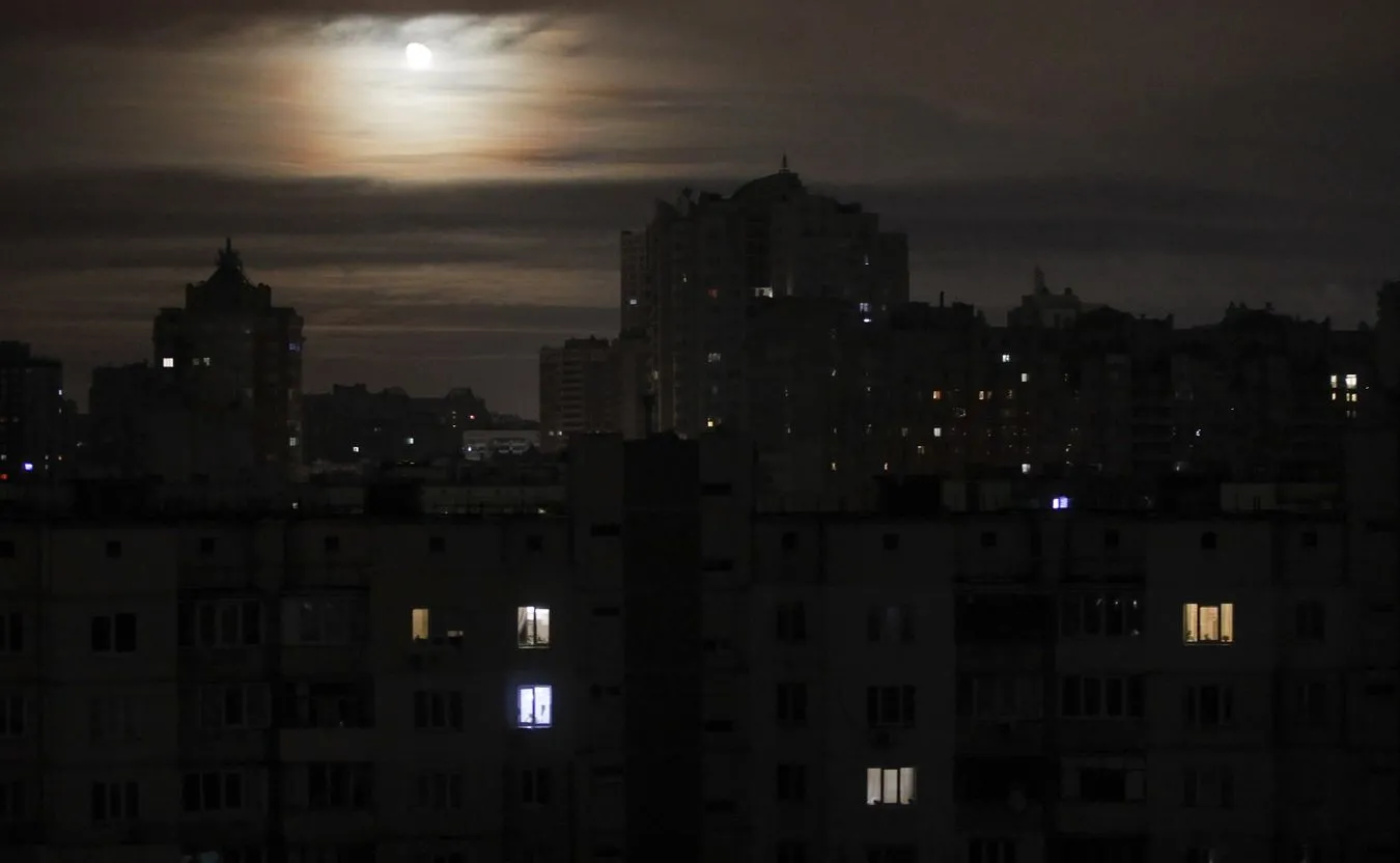 Atak rakietowy na Kijów. W mieście słychać wybuchy