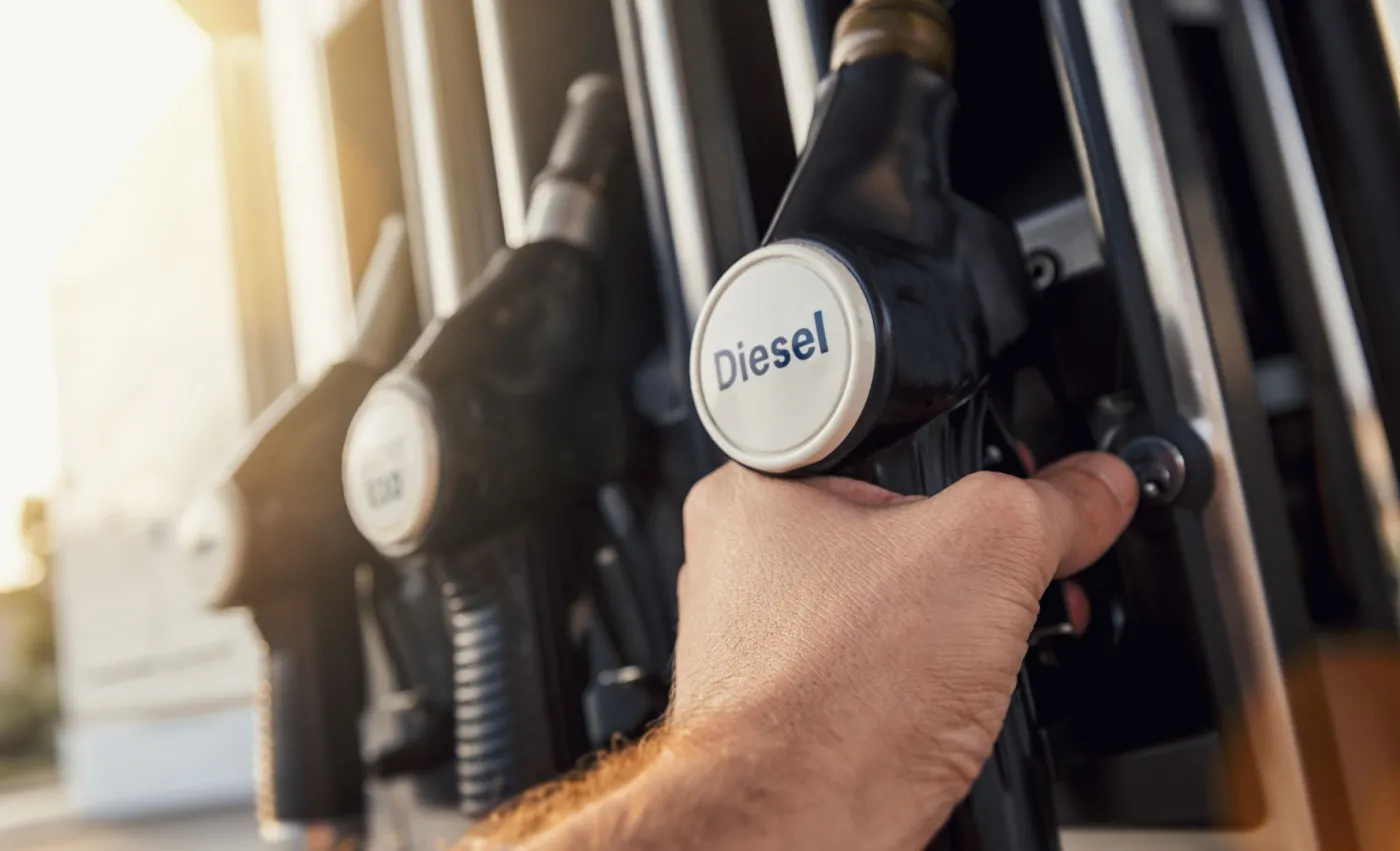 Zakaz rejestracji samochodów spalinowych. Co na to Polacy? SONDAŻ dla DGP i RMF FM