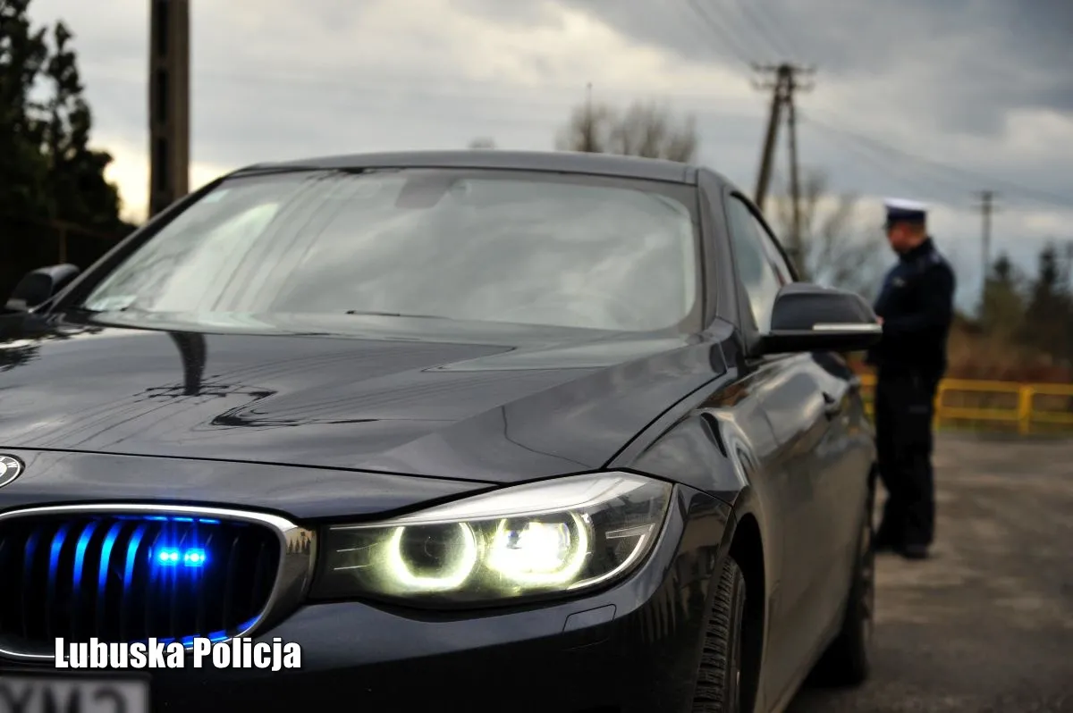 policja-37763989.jpg