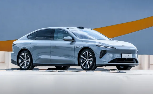 NIO ET7 wjeżdża na nasz rynek. Nowa marka już zaskakuje wielką premierą