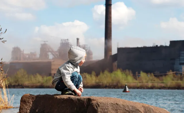 Jak smog wpływa na mózgi dzieci? Może powodować ADHD?