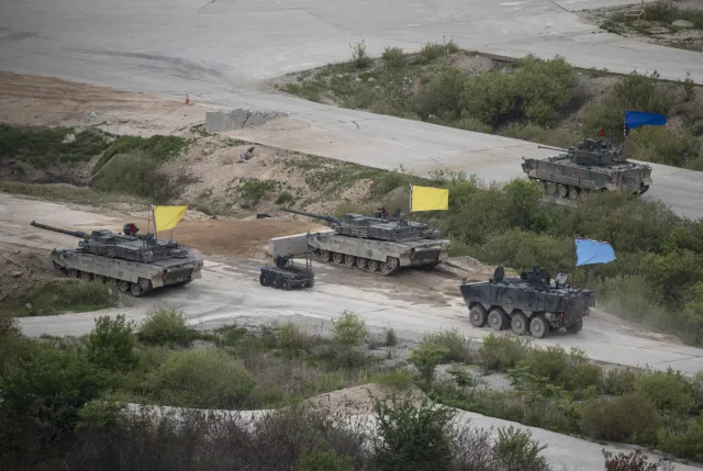 Korea Płd. i USA rozpoczęły największe w historii ćwiczenia wojskowe z użyciem ostrej amunicji