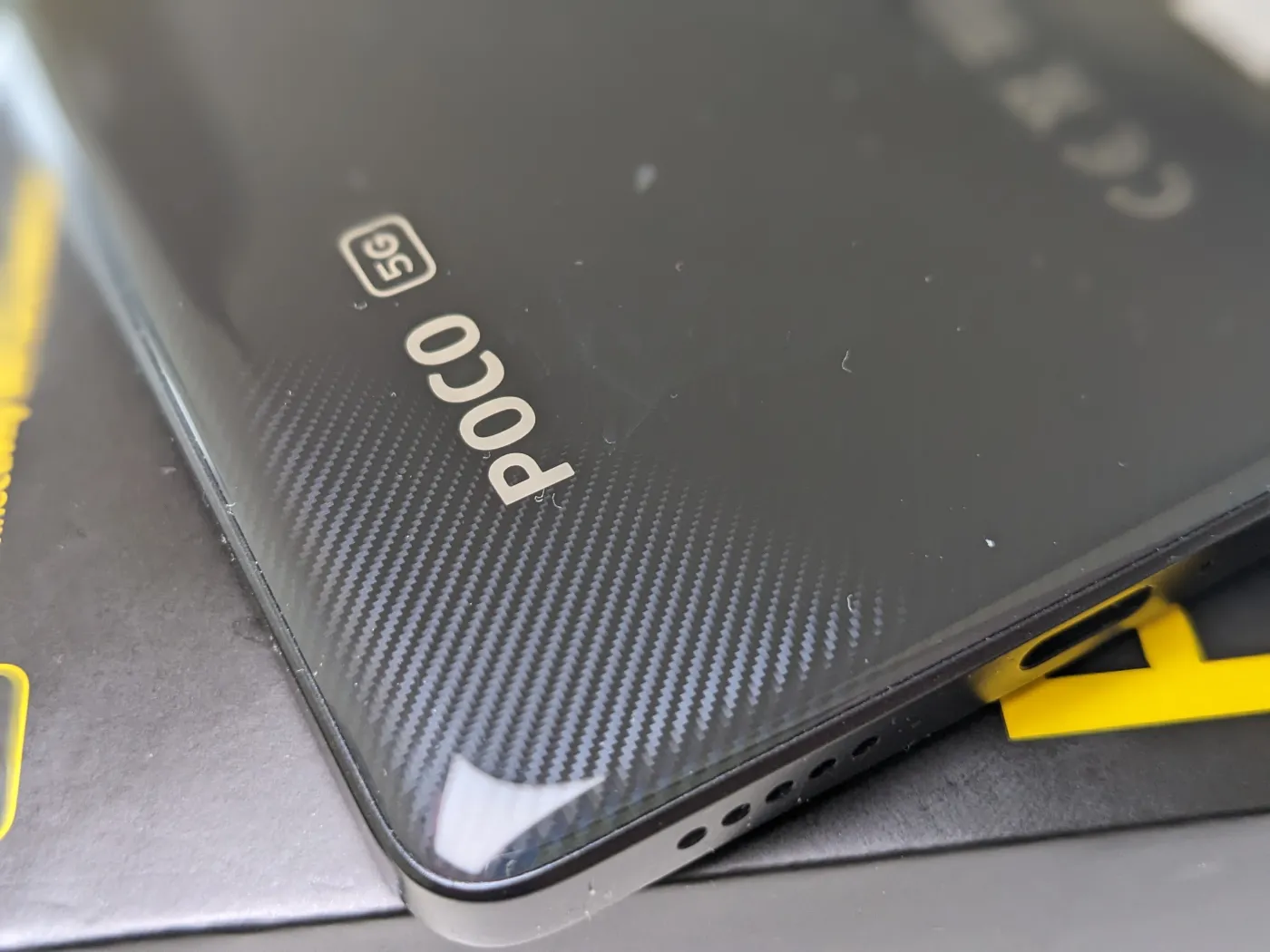 poco-f5-37812483.jpg