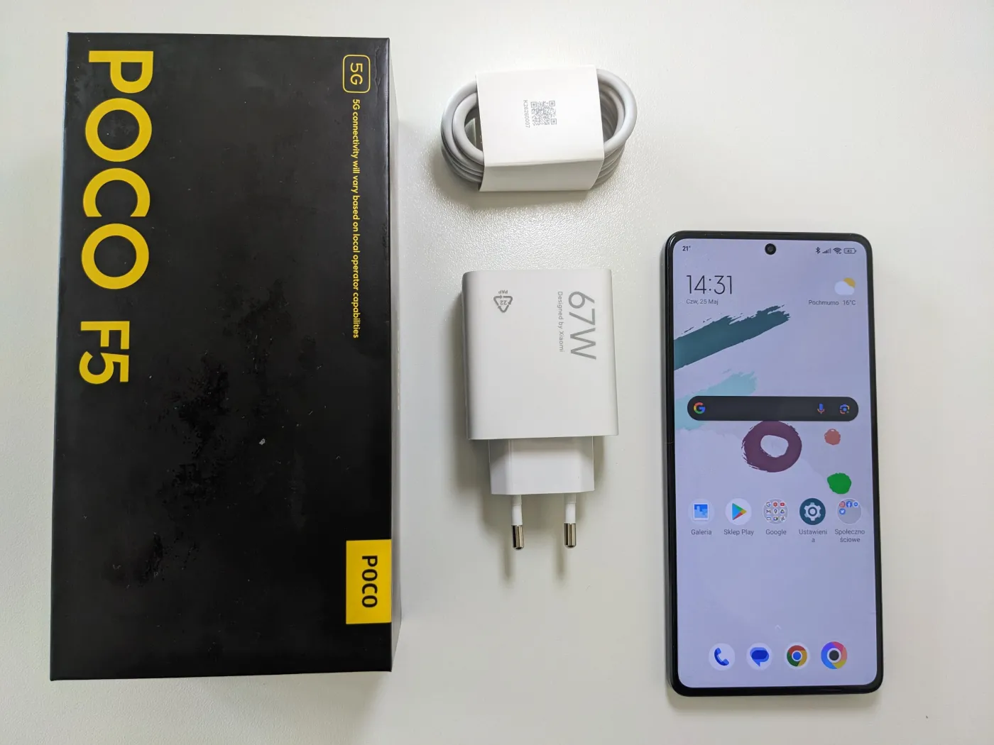poco-f5-37812494.jpg