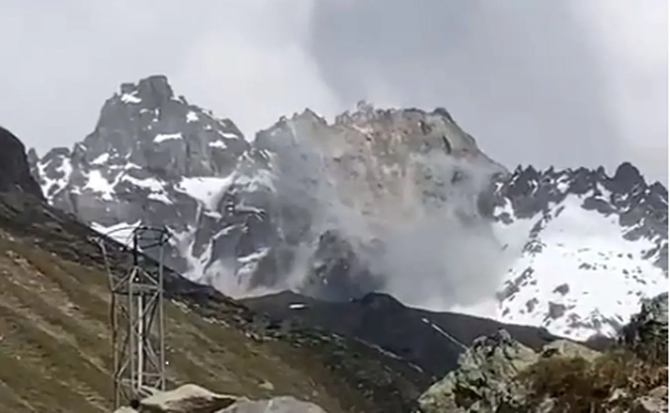 Ogromne osuwisko w górach Tyrolu. "Zniknęła część szczytu górskiego" [NAGRANIE]