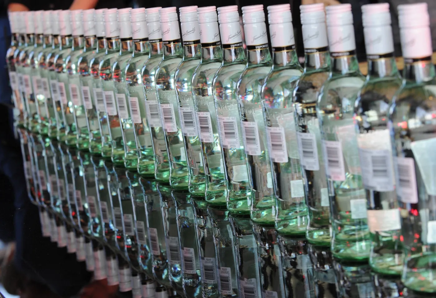 Słynny producent rumu miał wycofać się z Rosji. Zamiast tego potroił zyski