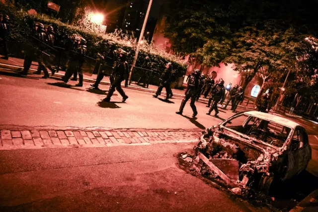 Zamieszki we Francji. "Ten kraj jest w chaosie", "boję się wychodzić z domu"