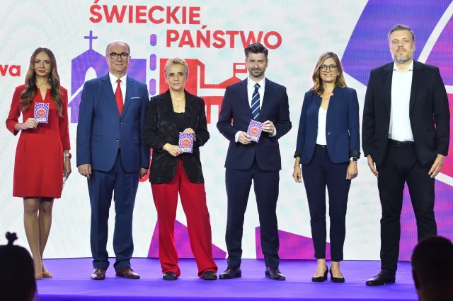 "Kościół dostał już swoje". Lewica chce walczyć o świeckie państwo