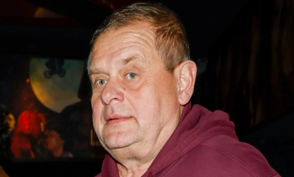 Kazik pierwszy raz publicznie po wyjściu ze szpitala. Wybrał się z żoną na premierę filmu [FOTO]