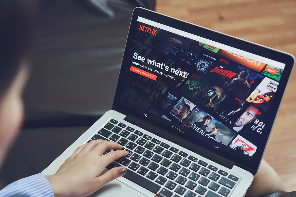 Najpopularniejsze seriale Netflixa w Polsce w październiku. Co oglądać?
