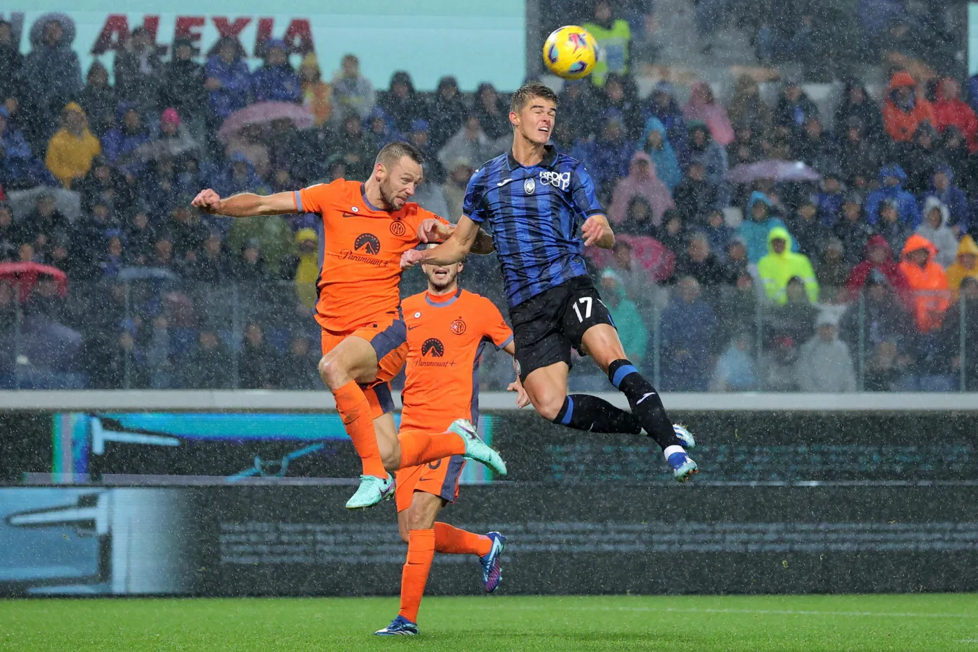 Cudowny gol Lautaro Martineza. Inter Mediolan liderem [WIDEO]