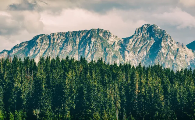 Szlak na Giewont nadal zamknięty. Chętni i tak próbują wejść na szczyt