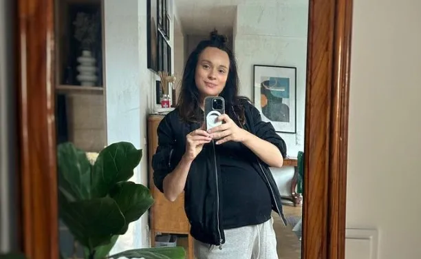 Gwiazda "Barw szczęścia" urodziła. Pochwaliła się córką w sieci [FOTO]