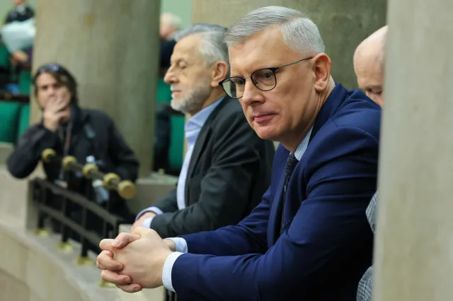 "Są sprawy, których służby specjalne nie zbadają". Cenckiewicz komentuje decyzję o odwołaniu z komisji