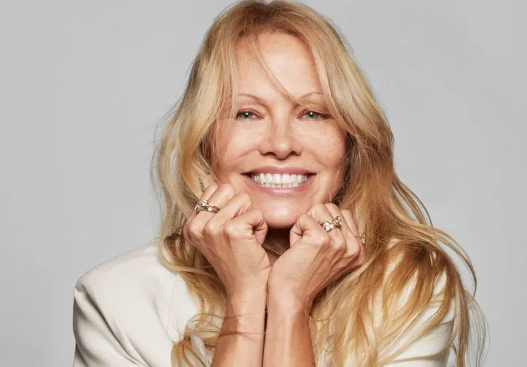 Pamela Anderson już nie chce być seksbombą!? Zobaczcie, jak wygląda bez make-upu [FOTO]