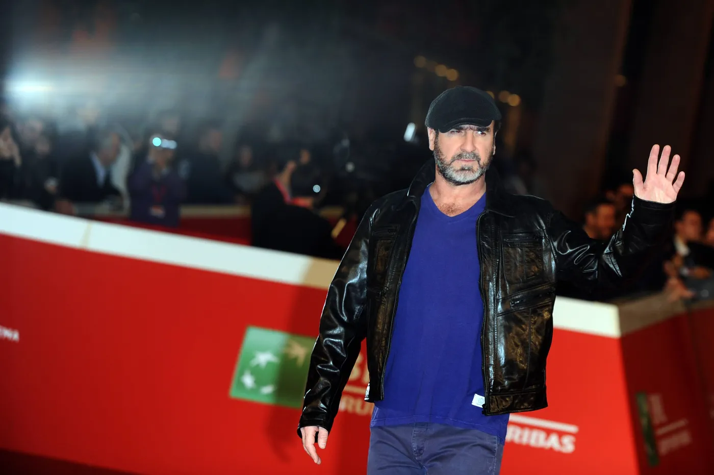 Eric Cantona zagra... koncert w filharmonii w norweskim Kristiansand