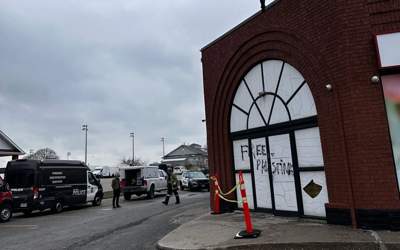 W Toronto podpalono żydowski sklep i namalowano na nim hasło "wolna Palestyna"