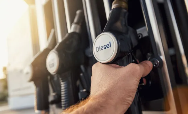 Diesle powróciły do łask, a jakie samochody kupujemy najchętniej?