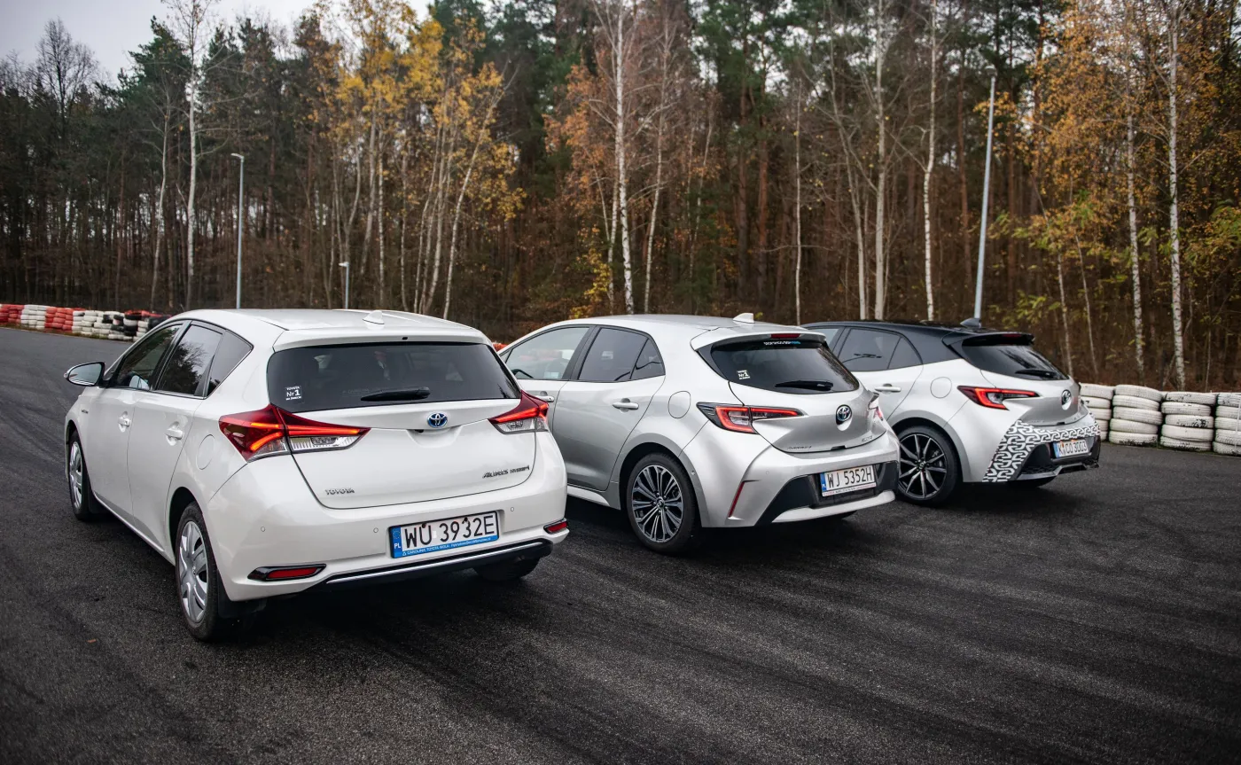 Toyota Auris II hybryda 3. generacji,