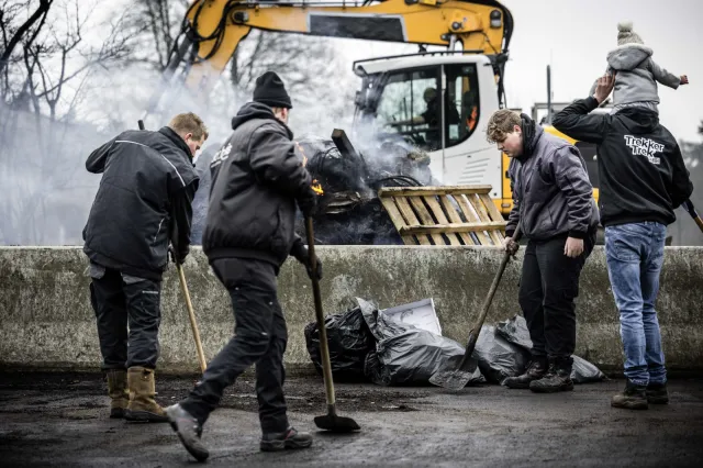 Setki blokad w całej Polsce. Wieś jeszcze wyraźniej mówi "nie" Brukseli