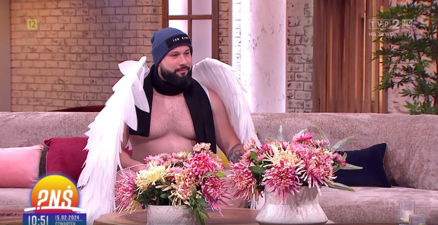 Anielski maraton na mrozie w spodenkach, ale z szalikiem. "Zaciskam zęby i lecę dalej" [FOTO]