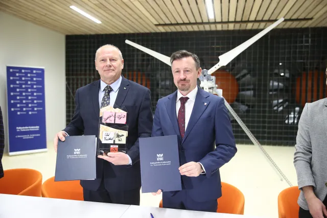 Małysz szuka sposobu na wyjście z kryzysu. Naukowcy pomogą polskim skoczkom