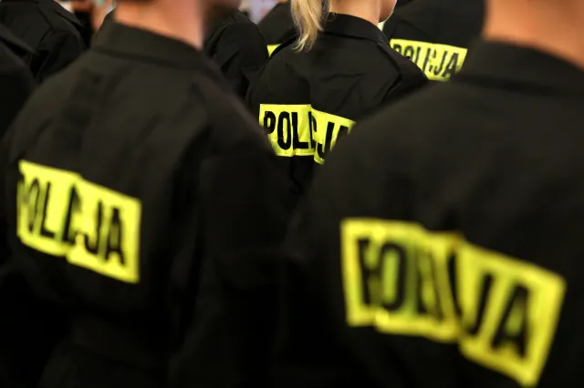 "Klapsy w pośladek". Były policjant z Białegostoku oskarżony o molestowanie