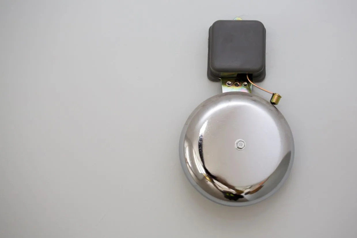 Szkoły rezygnują z tradycyjnych dzwonków. Łagodne melodie zapowiedzą przerwy i lekcje?