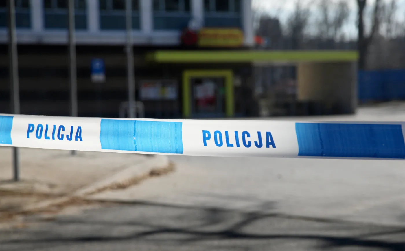 W warszawskiej kamienicy znaleziono ciała. Są zatrzymania