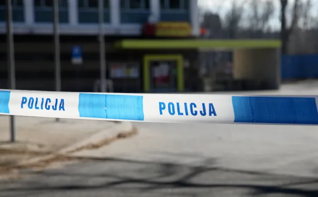 W warszawskiej kamienicy znaleziono ciała. Są zatrzymania
