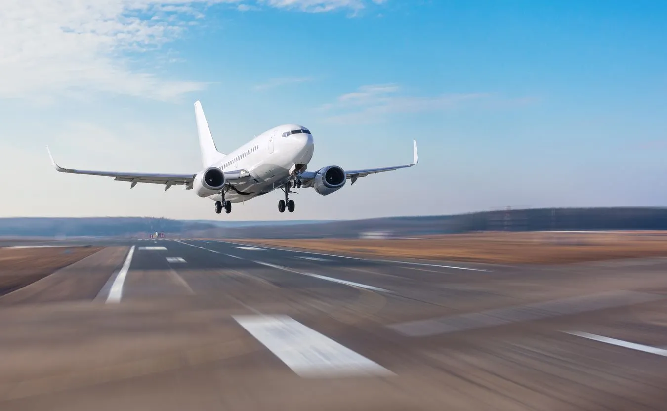 O włos od tragedii. Pilot usiłował wyłączyć silniki w samolocie pasażerskim