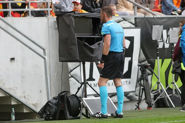 Boniek ocenił pracę sędziego w meczu Jagiellonia - Cracovia. "Kompromitacja!"