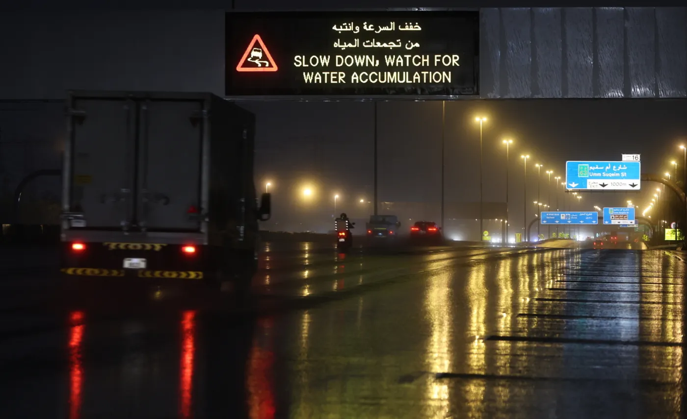 Dubaj znów nawiedziły katastrofalne opady. Loty odwołane, szkoły i biura zamknięte