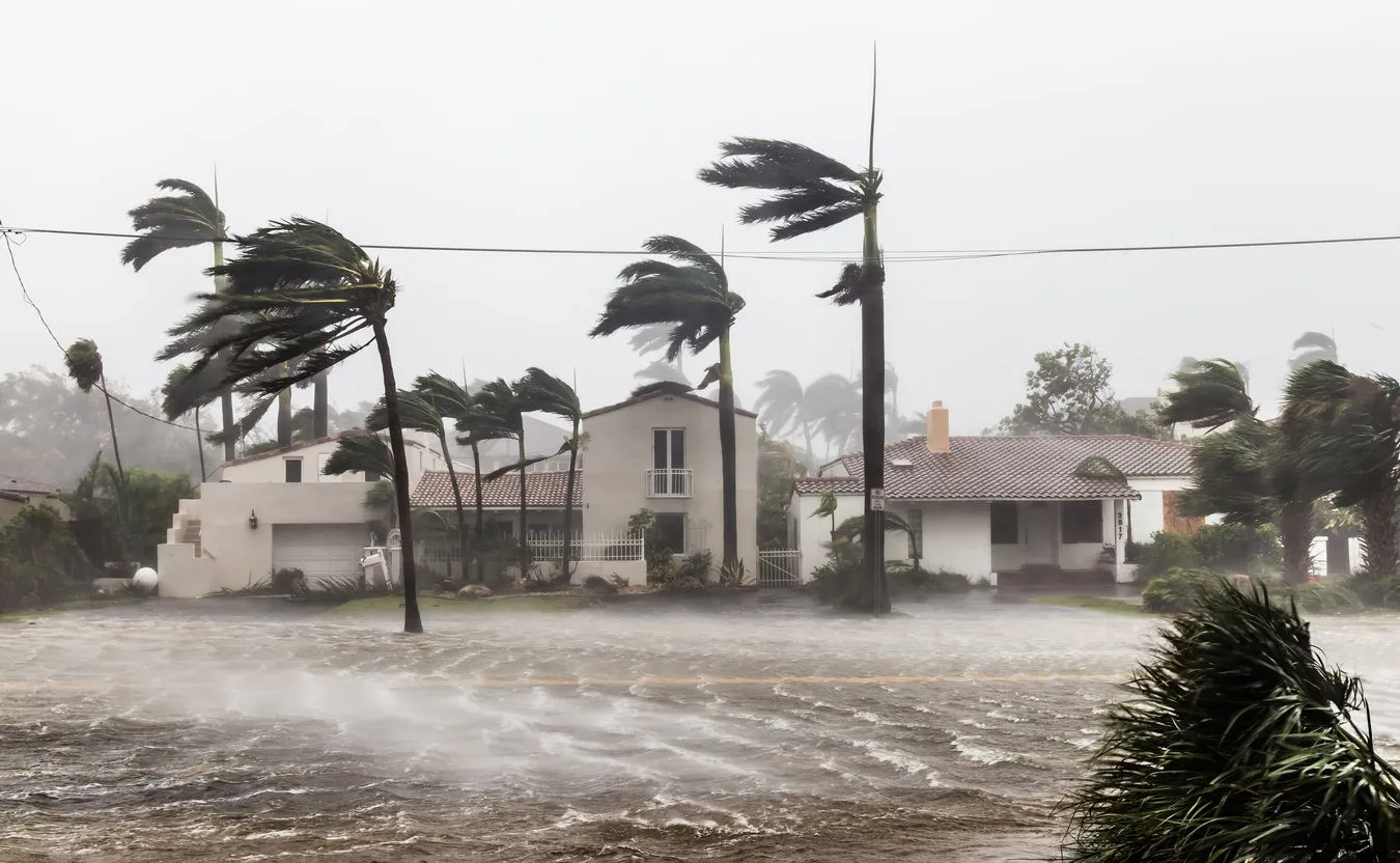 Ekstremalne burze, gradobicia i tornada. W Europie Zachodniej szykuje się niespokojny weekend