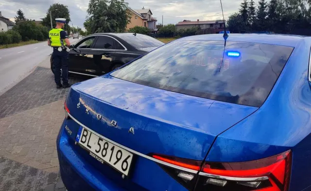 Leci 15 punktów i 2500 zł. Gdy policjant zauważy, nie będzie litości. Jak działa metoda na mapę?