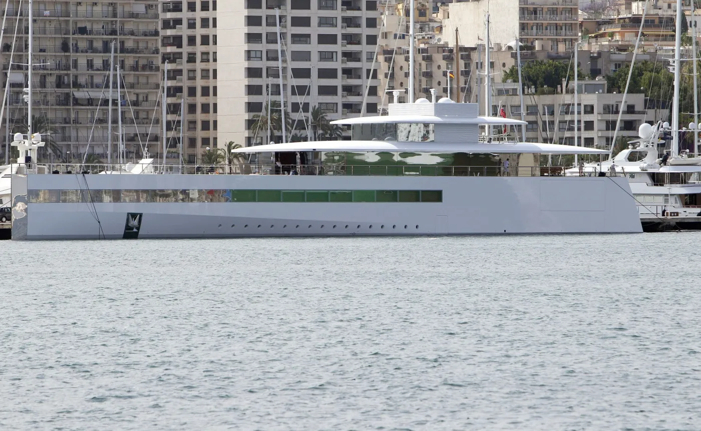 Kosztowna kolizja na morzu. Megajacht wdowy po Stevie Jobsie uderzył w inny luksusowy statek