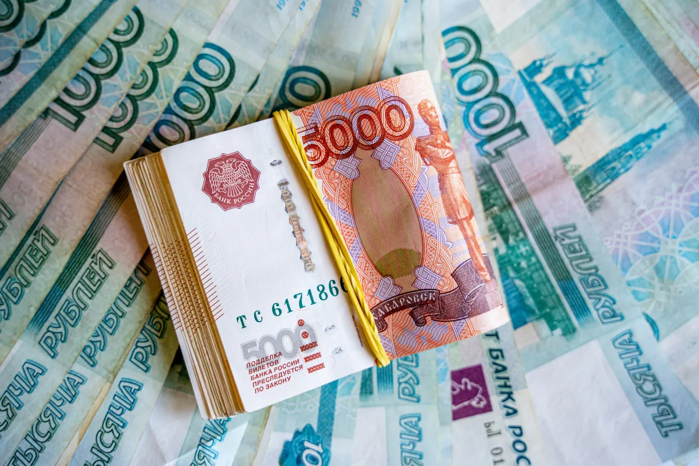Sankcje duszą handel Rosji z Chinami. Rosjanie muszą płacić z góry