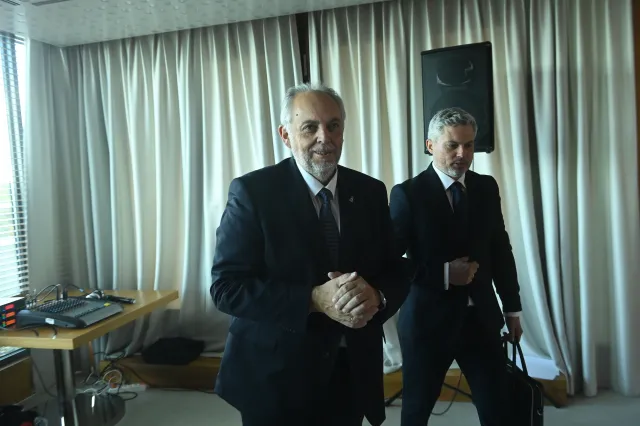 Piesiewicz kontratakuje. PKOl zapowiada pozew przeciw ministrowi sportu