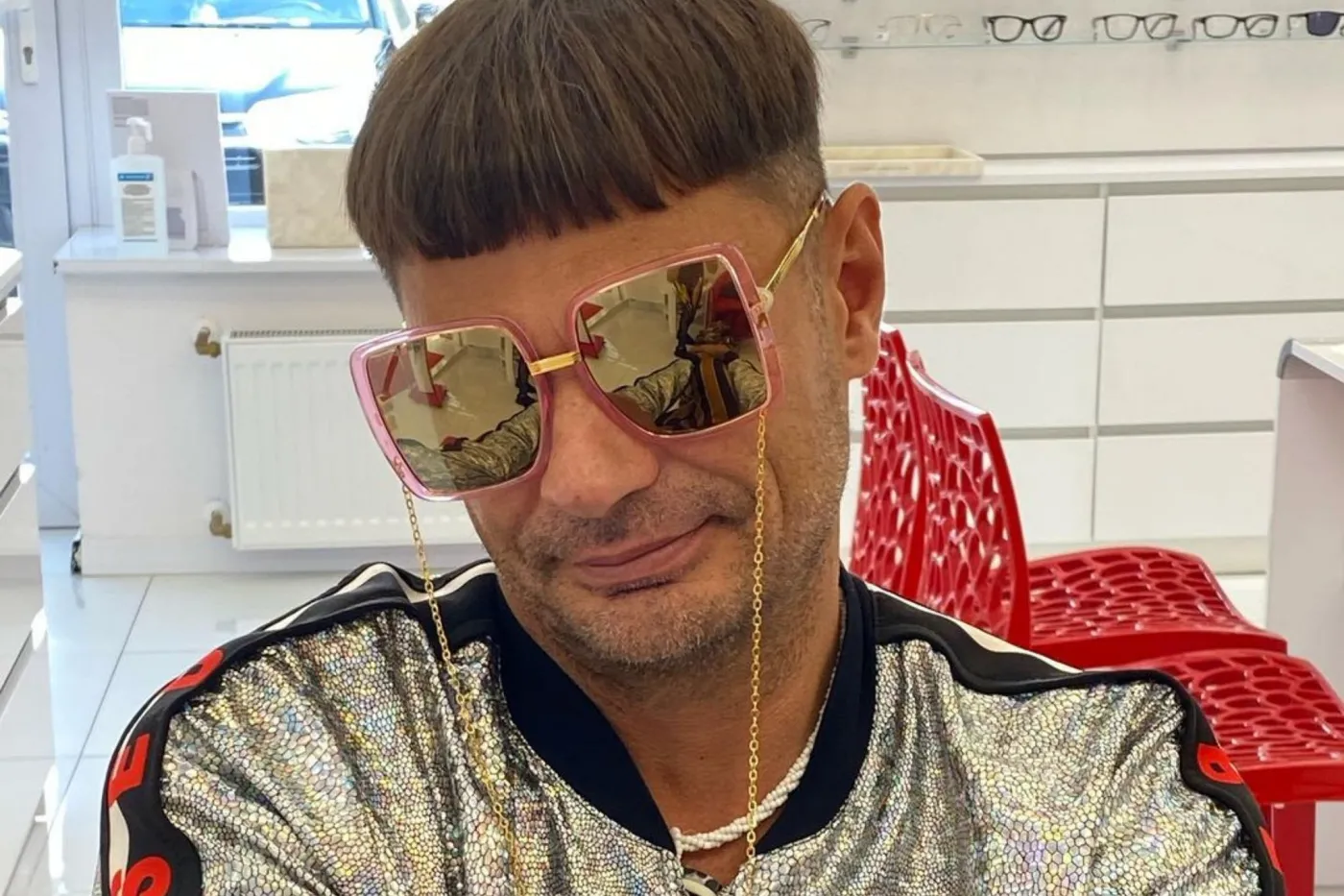 Wstrząsająca sprawa z "Megakotem". Komentują dziennikarze i politycy. Odezwał się były premier