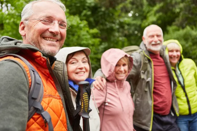 Emeryci mogą cieszyć się z dodatkowych zniżek, ulg i przywilejów. Wystarczy ten jeden, ale bardzo ważny dokument