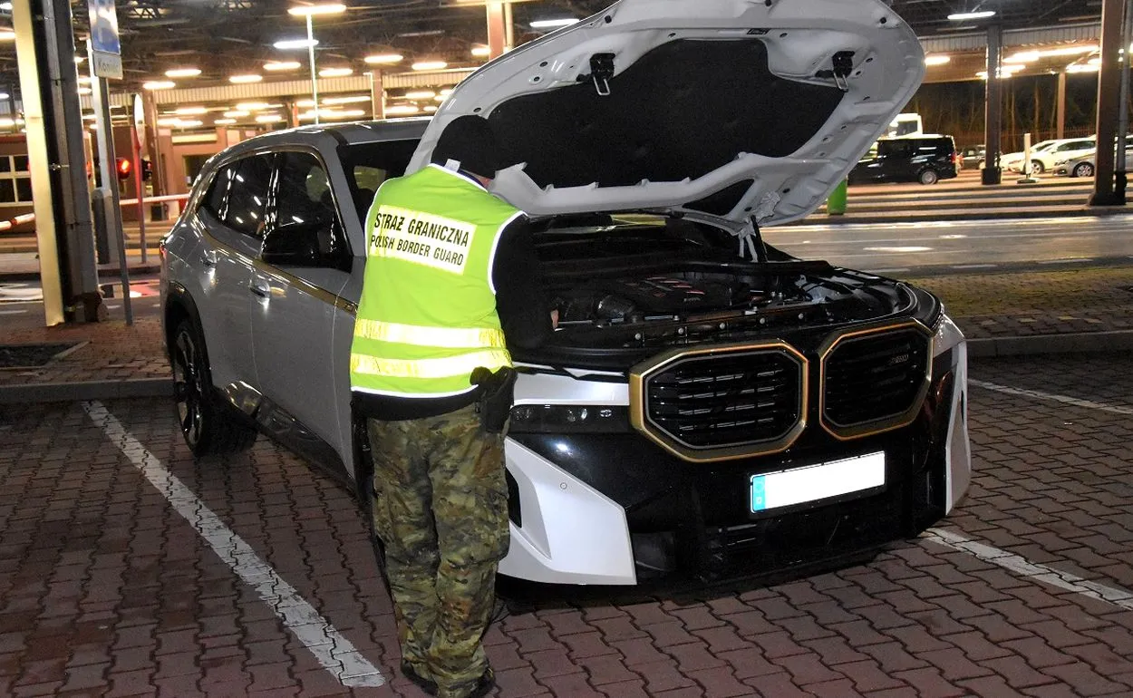 BMW warte fortunę uratowane przez Straż Graniczną. To sensacyjne odkrycie