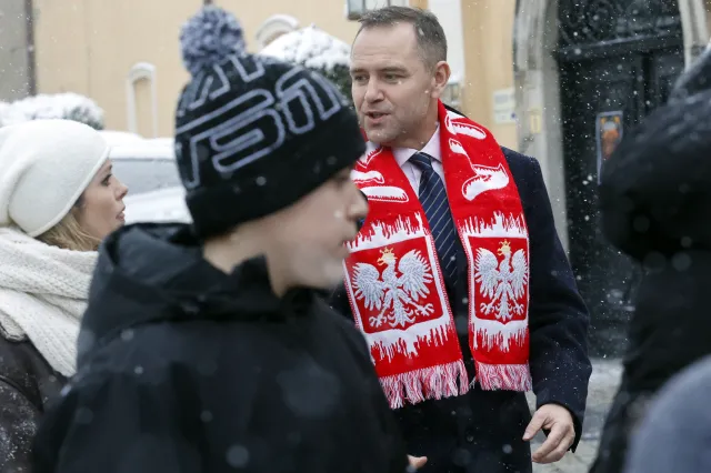 Karol Nawrocki spotkał się z kibicami na Jasnej Górze. Politycy piszą o profanacji