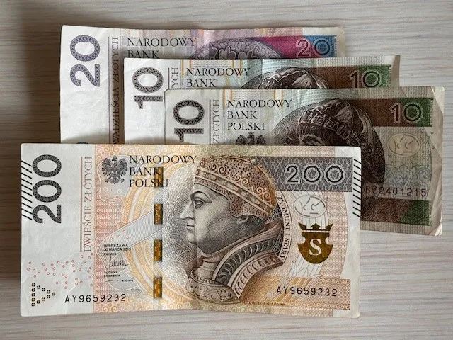 Ulga dla seniora w trakcie roku podatkowego 2025 - kto może skorzystać? PIT-0 dla seniora