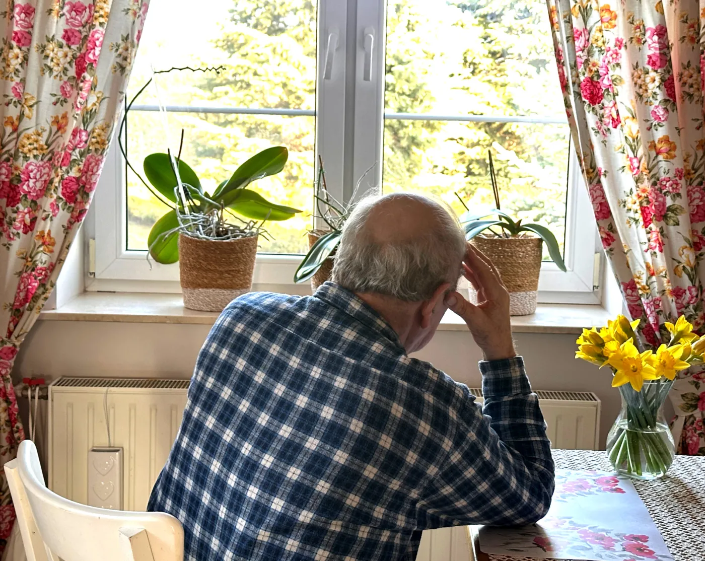 Jaki dodatek do emerytury po 65 i 70 roku życia 2025? Komu przysługuje? Czy ZUS wypłaca jakieś dodatkowe pieniądze emerytom?