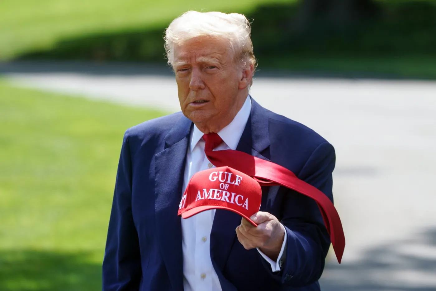 Zaskakująca deklaracja Trumpa. "Teraz jestem po stronie Zełenskiego"